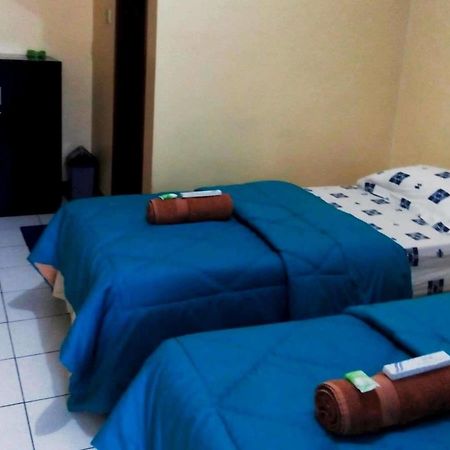 צ'יסרואה Aries Biru Resort מראה חיצוני תמונה